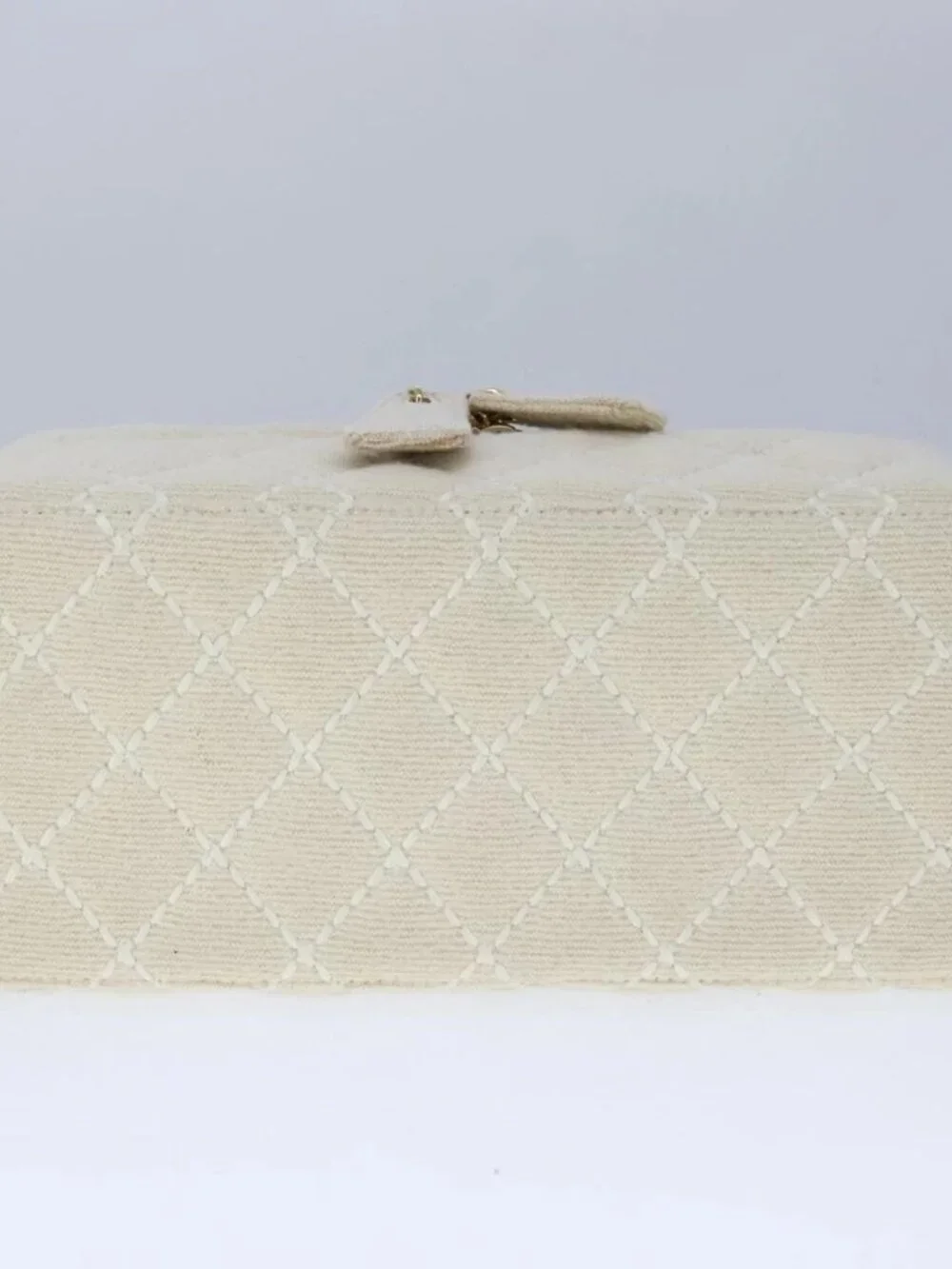 CHANEL brand	chanel color	white
